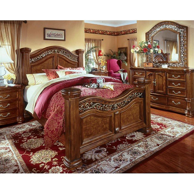 Cordoba Poster Bedroom Set (Burnished Pine) Wynwood, 2 Reviews