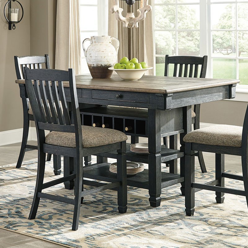 tyler creek table and chairs