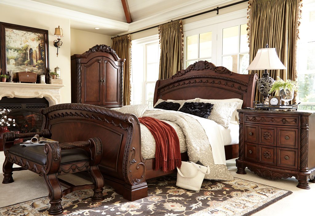 North Shore Sleigh Bedroom Set