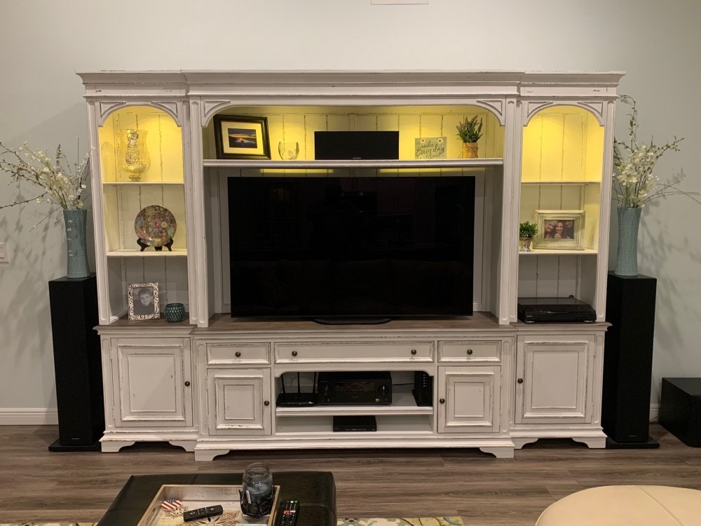 Magnolia Manor Entertainment Center With Piers Liberty Furniture, 4 ...